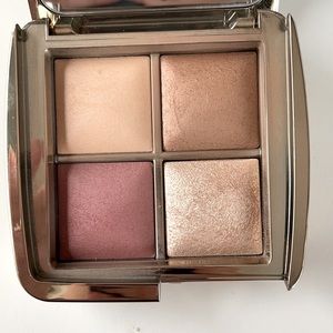 Hourglass Ambient Lighting Face Palette